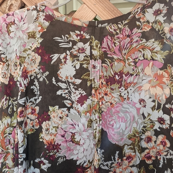 J. Jill Brown Rayon Colorful Floral Portrait Neckline Button Up Blouse Lg Petite - Picture 5 of 9